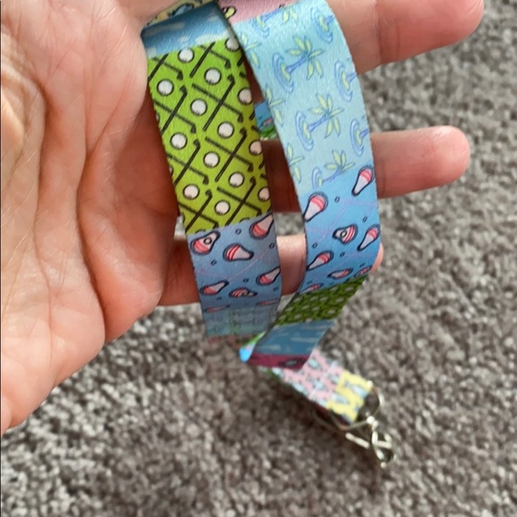 Vineyard Vines patchwork lanyard - Picture 4 of 5